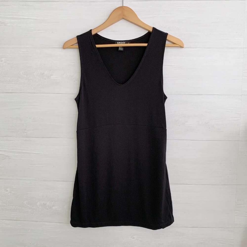 DKNY - Black sleeveless long V-neck stretch rayon top, M